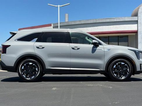 New 2026 Kia Sorento S FWD image 3
