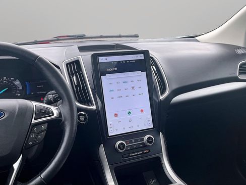 Used 2024 Ford Edge SEL w/ Convenience Package image 6