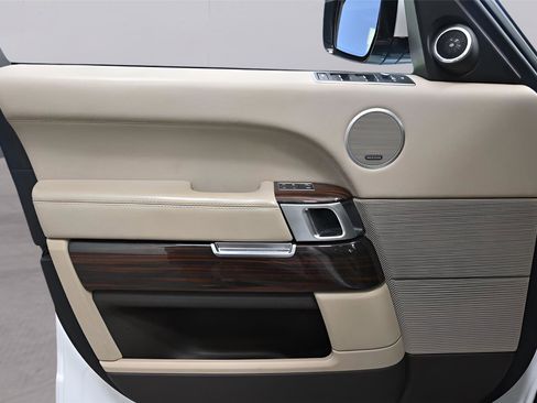 Used 2017 Land Rover Range Rover HSE AWD/4WD image 9