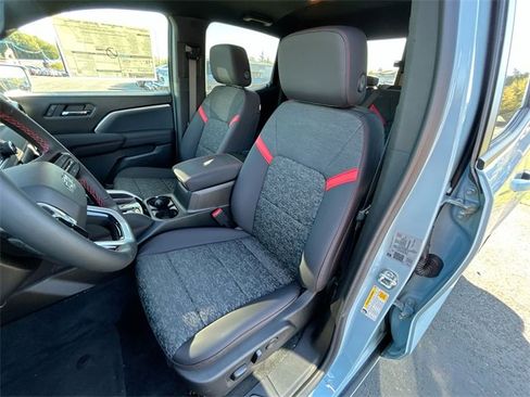 New 2025 Chevrolet Colorado Z71 w/ Technology Package image 19