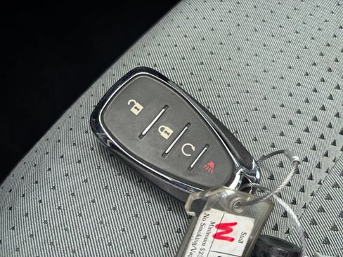 Used 2025 Chevrolet Trax LT FWD image 20