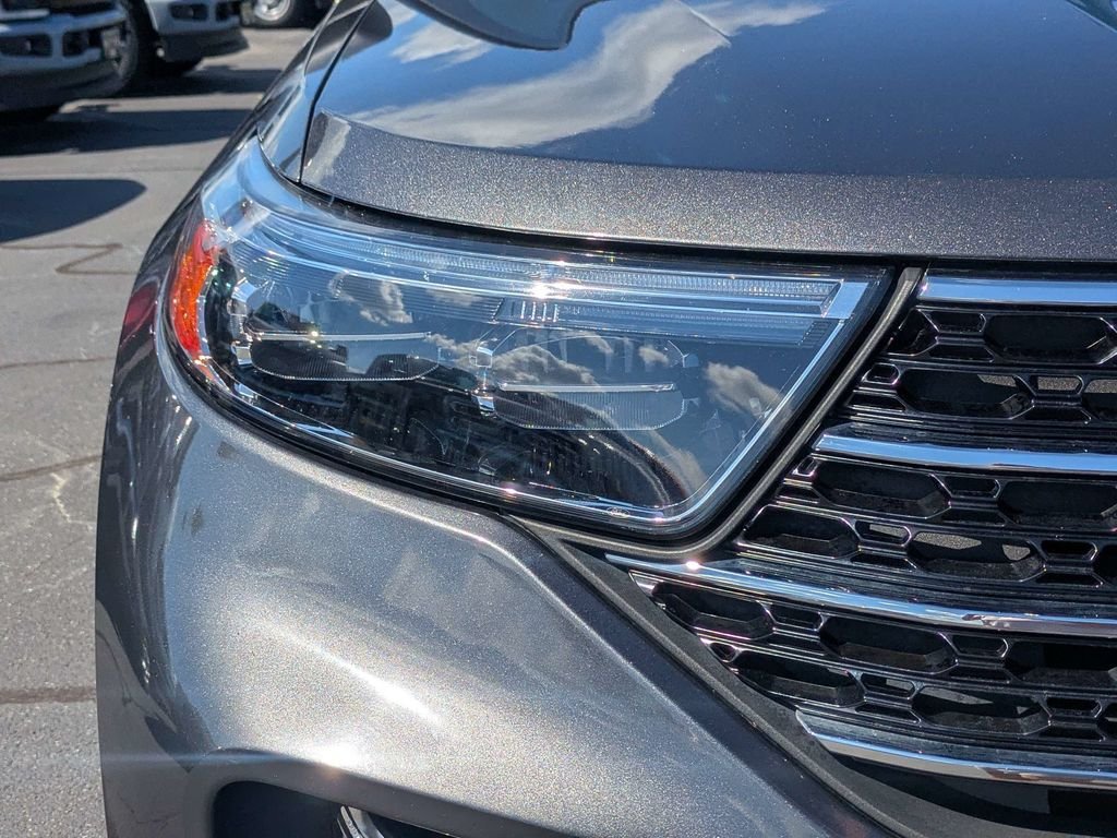 Used 2020 Ford Explorer XLT w/ Equipment Group 202A RWD image 9