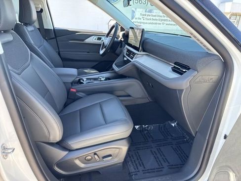 New 2026 Ford Explorer Active w/ Active Comfort Package image 31
