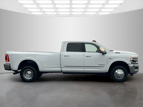 New 2026 RAM 3500 Limited image 8