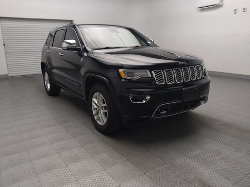 Used 2017 Jeep Grand Cherokee Overland w/ Jeep Active Safety Group image 13