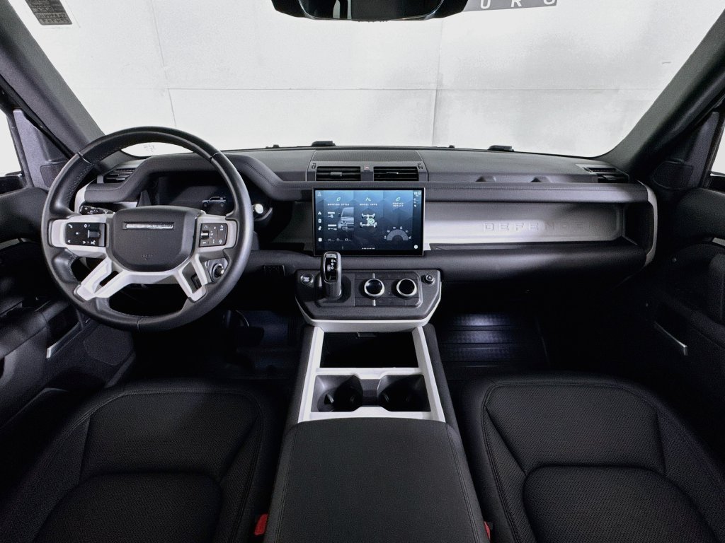 Used 2025 Land Rover Defender 110 S AWD/4WD image 31