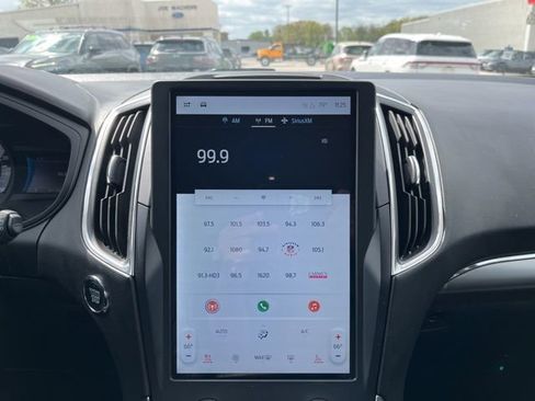 Used 2022 Ford Edge Titanium image 18