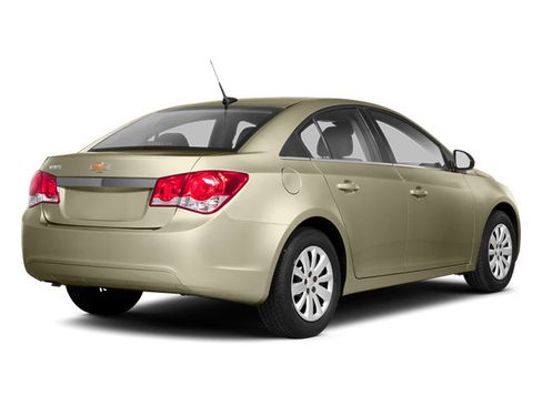 Used 2013 Chevrolet Cruze LT w/ Enhanced Safety Package FWD image 2