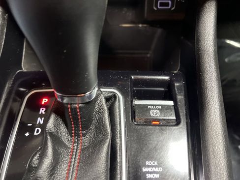 Used 2025 Jeep Compass Trailhawk image 31