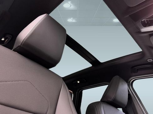 Used 2025 BMW X1 xDrive28i w/ Convenience Package image 16