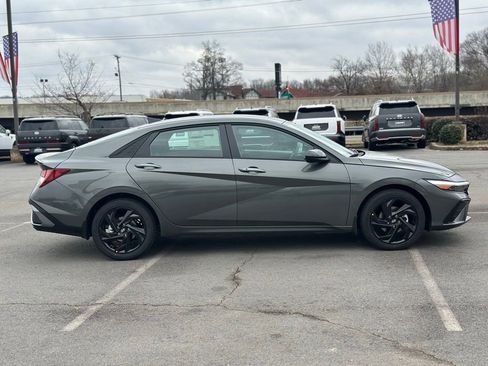 New 2026 Hyundai Elantra Sport image 9