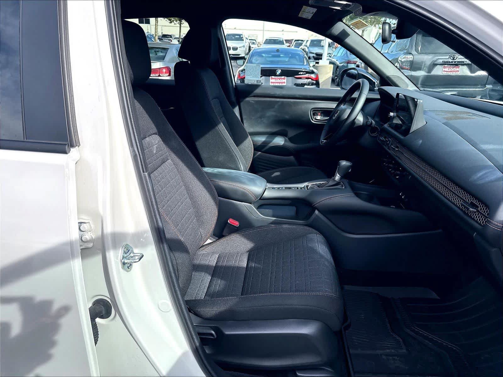 Used 2027 Honda HR-V Sport image 32