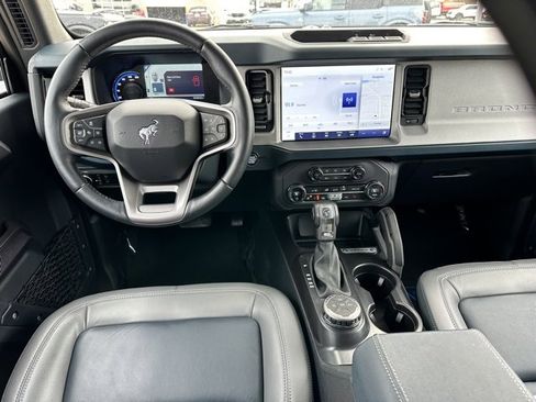 Used 2024 Ford Bronco Outer Banks image 12