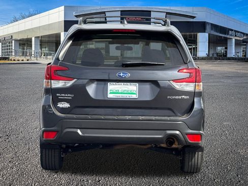 Used 2019 Subaru Forester Premium image 4