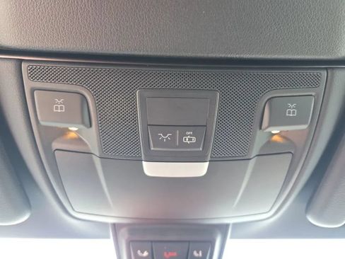 Used 2017 Mercedes-Benz C 300 4MATIC Cabriolet image 40
