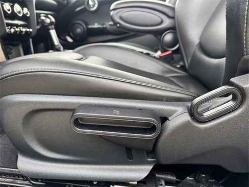 Used 2019 MINI Cooper S w/ Premium Package image 13