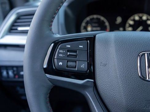 Used 2025 Honda Odyssey Sport-L image 22