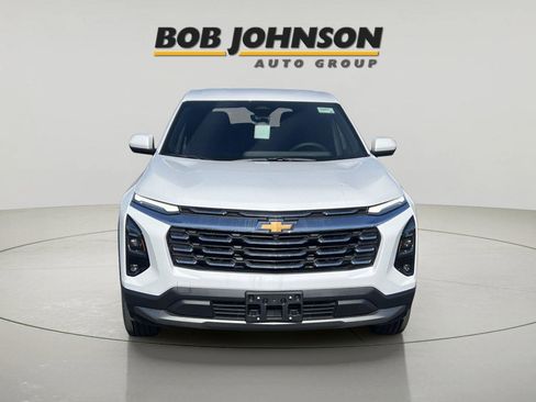 New 2026 Chevrolet Equinox LT w/ Safety and Technology Package FWD image 8