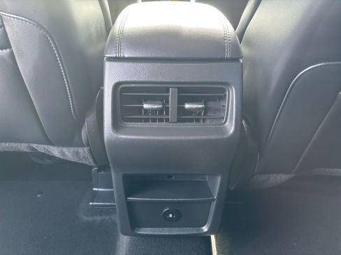 Used 2024 Ford Edge SEL AWD/4WD image 17