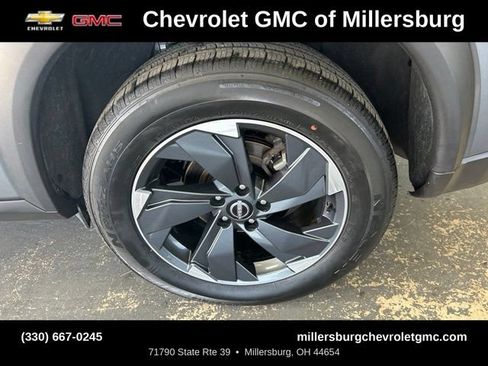 Used 2024 Nissan Rogue SV AWD/4WD image 9