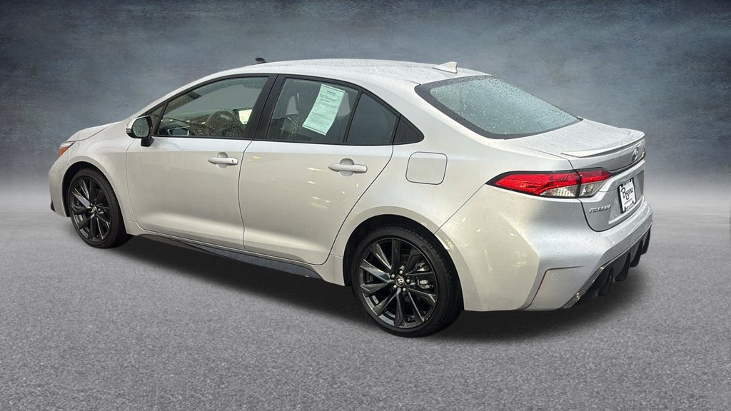 Used 2025 Toyota Corolla SE FWD image 5