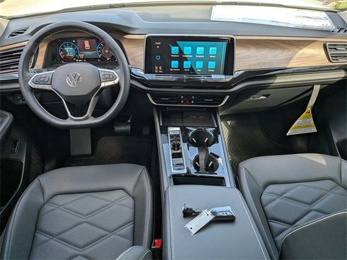 New 2026 Volkswagen Atlas SE image 14