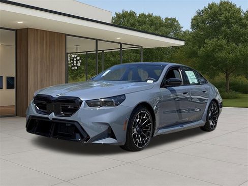 New 2026 BMW M5 w/ Executive Package image 2