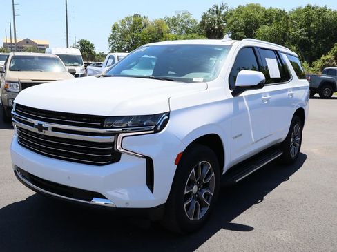 Used 2023 Chevrolet Tahoe LT w/ Luxury Package image 4