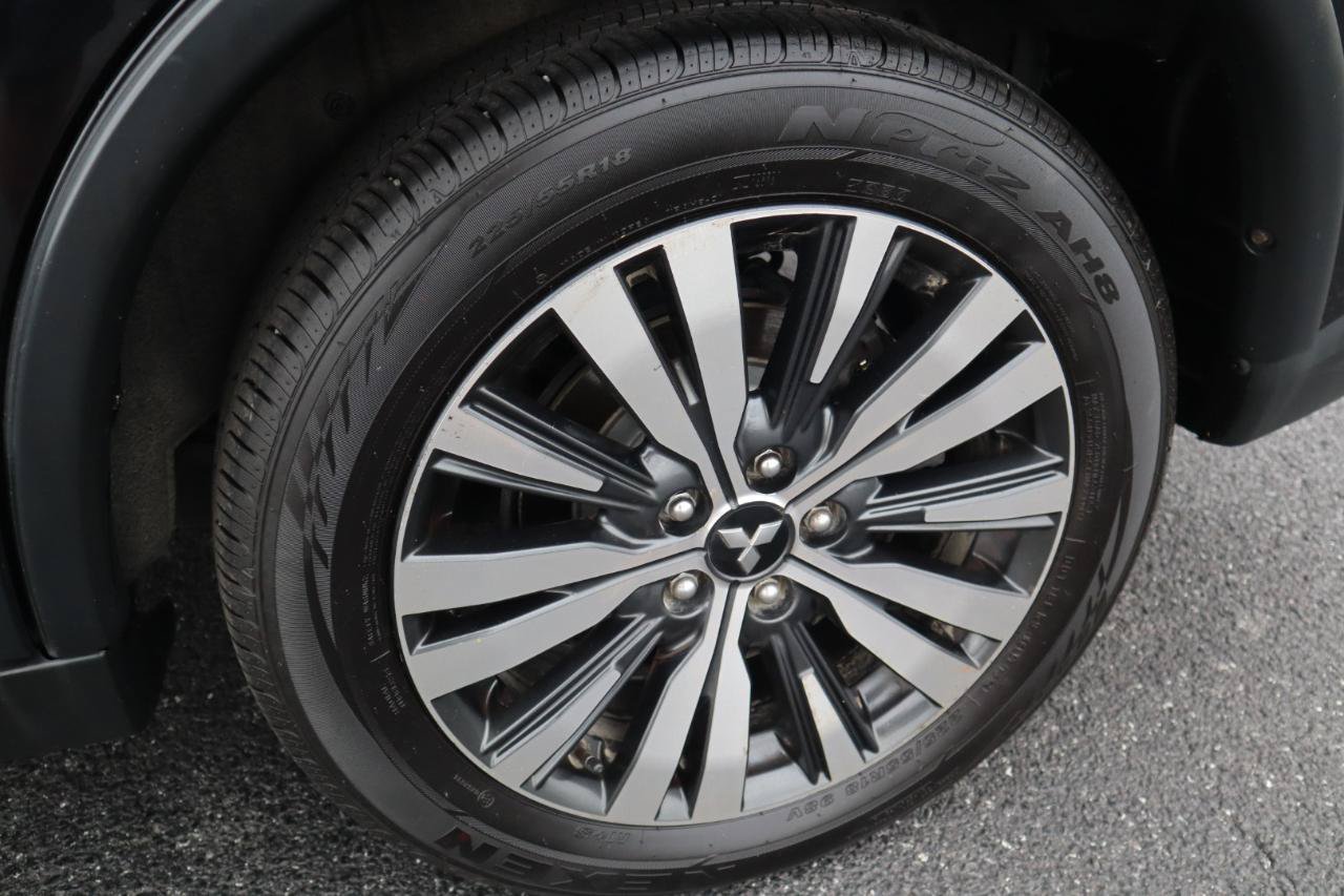 Used 2019 Mitsubishi Outlander SEL AWD/4WD image 26