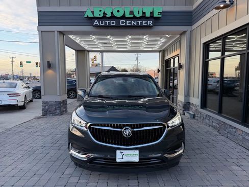 Used 2018 Buick Enclave Essence image 9