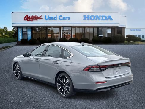 Used 2025 Honda Accord Touring image 3