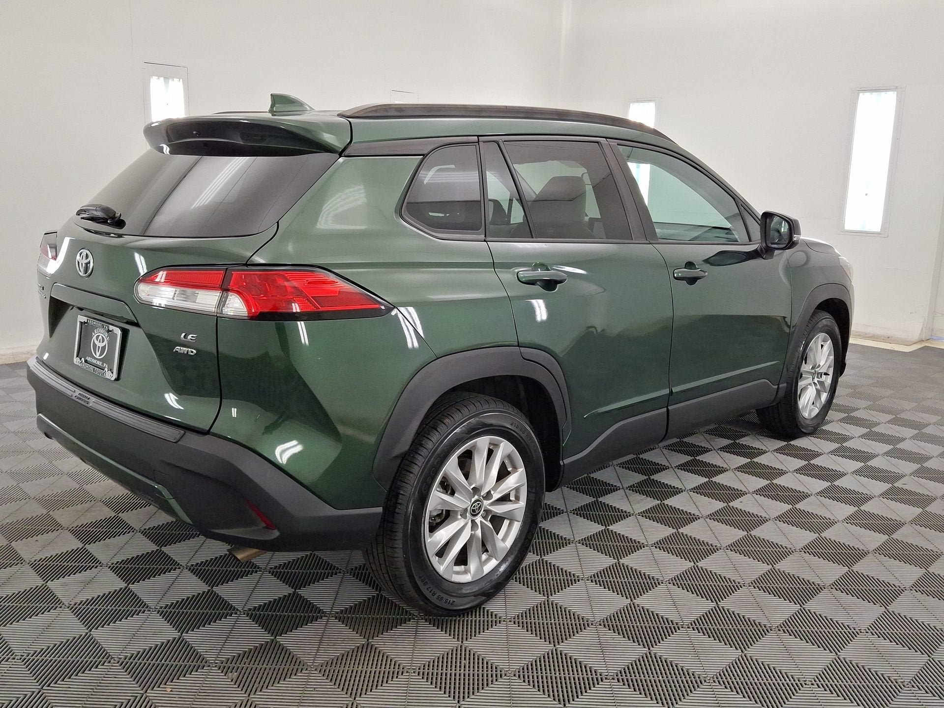 Used 2023 Toyota Corolla Cross LE AWD/4WD image 24