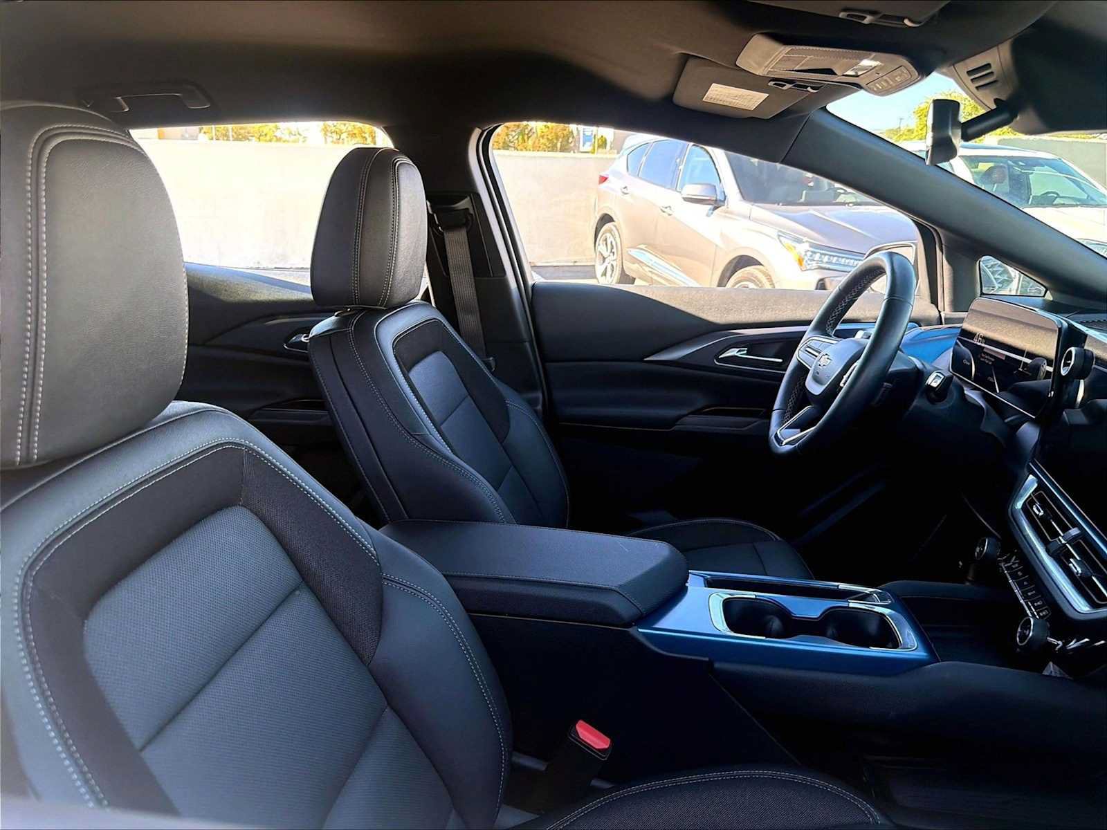 Used 2024 Chevrolet Equinox EV LT AWD/4WD image 10