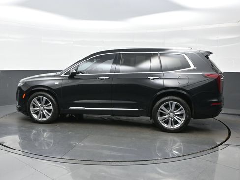 Used 2023 Cadillac XT6 Premium Luxury FWD image 3