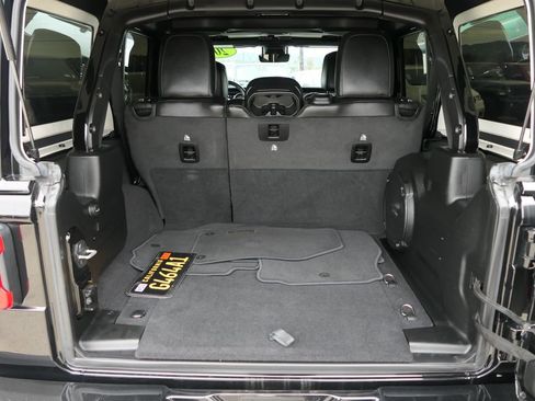 Used 2021 Jeep Wrangler Unlimited Sahara image 22