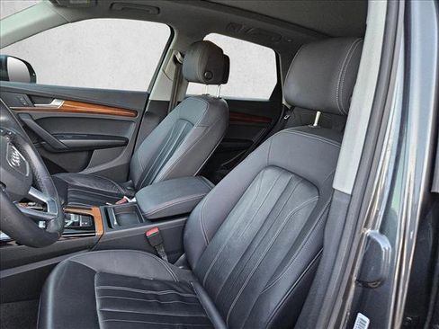 Used 2022 Audi Q5 2.0T Premium w/ Convenience Package image 17