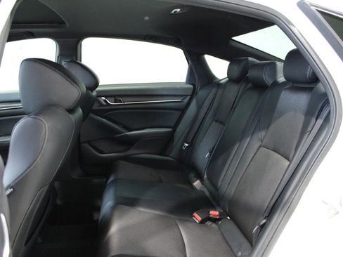 Used 2018 Honda Accord Sport image 12