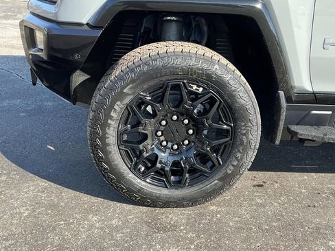 New 2026 GMC Hummer EV SUV image 10
