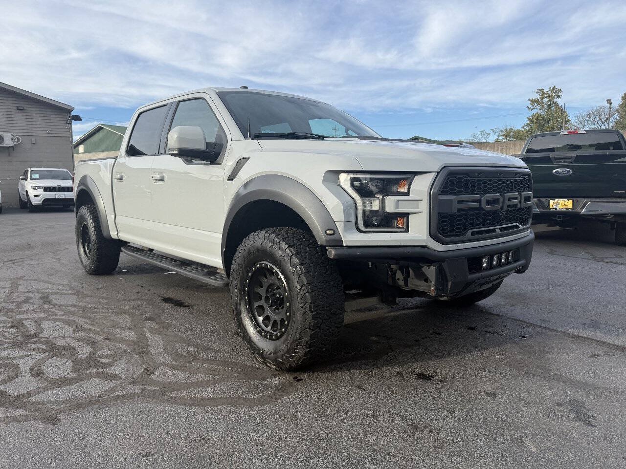 Used 2017 Ford F150 Raptor w/ Equipment Group 802A Luxury AWD/4WD image 1