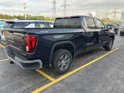 Used 2023 GMC Sierra 1500 SLE AWD/4WD image 3