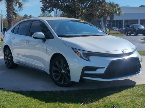 Certified 2026 Toyota Corolla SE image 2