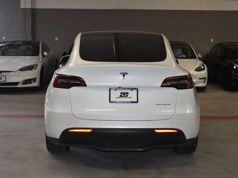 Used 2021 Tesla Model Y Long Range AWD/4WD image 4