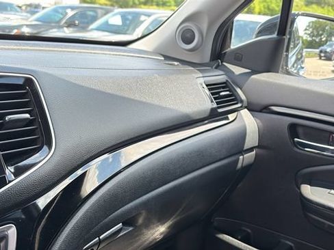 Used 2021 Honda Pilot Touring image 21