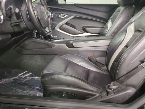 Used 2018 Chevrolet Camaro LT image 19