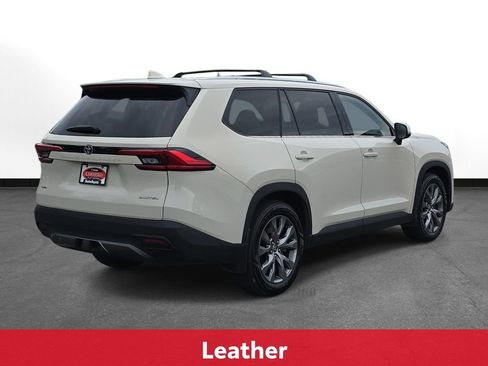 Certified 2024 Toyota Grand Highlander AWD image 7