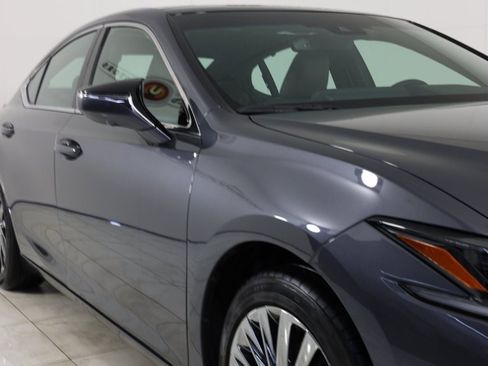 Used 2024 Lexus ES 350 Ultra Luxury w/ Accessory Package (Z2) image 38