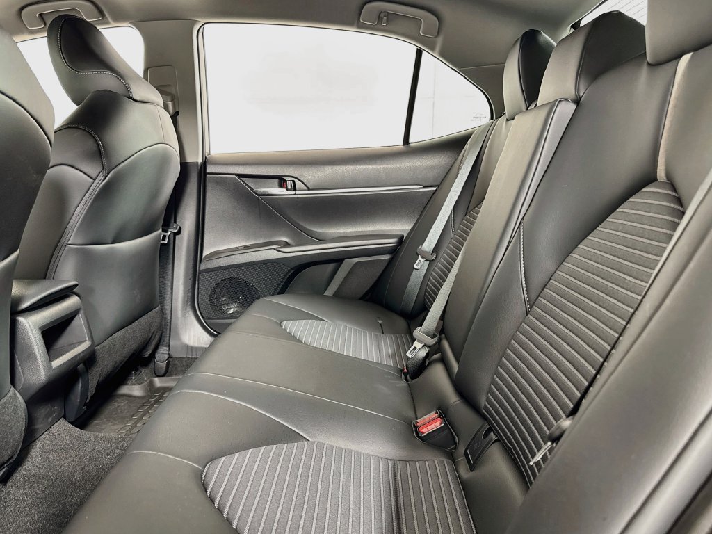 Used 2023 Toyota Camry SE w/ Convenience Package FWD image 12