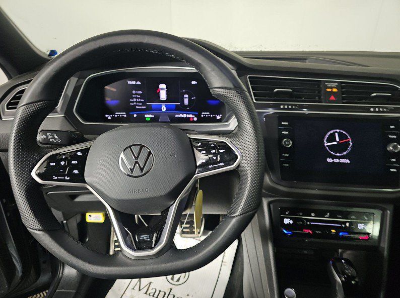 Used 2024 Volkswagen Tiguan SE R-Line AWD/4WD image 5