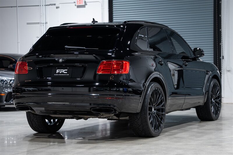 Used 2017 Bentley Bentayga AWD/4WD image 13