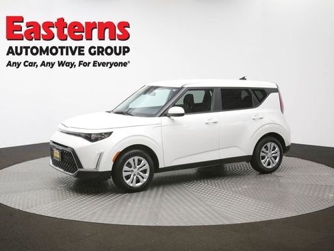 Used 2025 Kia Soul LX FWD image 57